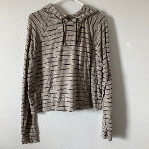Woman’s cropped sweatshirt